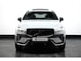 Volvo XC60 Plus Black Edition Recharge Plug-In Hybrid AWD | Panoramadak | 360 Camera | Head-up Display | Harman Kardon | Sportstoelen | Stoel en stuurwielverwarming | BLIS |