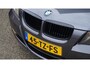 BMW 3-Serie 325i 218pk! E90 Sedan Handgeschakeld Schuif/kanteldak 18inch LM Xenon Clima Navi * 6-Cilinder*