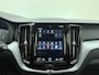 Volvo XC60 T5 252pk Momentum Pro / BLIS / Park assist camera / Pilot assist / Trekhaak / Stoelverwarming / Apple carplay /