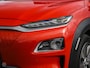 Hyundai Kona Electric EV Premium 64 kWh | SOH 98% | 3-FASE | HUD | ACC | Leder | Warmtepomp | Stoel + Stuurwielverwarming | Stoelventilatie | Camera | Krell Audio | Apple CarPlay Android Auto | 17" | 1e Eig.