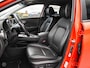 Hyundai Kona Electric EV Premium 64 kWh | SOH 98% | 3-FASE | HUD | ACC | Leder | Warmtepomp | Stoel + Stuurwielverwarming | Stoelventilatie | Camera | Krell Audio | Apple CarPlay Android Auto | 17" | 1e Eig.