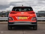 Hyundai Kona Electric EV Premium 64 kWh | SOH 98% | 3-FASE | HUD | ACC | Leder | Warmtepomp | Stoel + Stuurwielverwarming | Stoelventilatie | Camera | Krell Audio | Apple CarPlay Android Auto | 17" | 1e Eig.