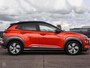 Hyundai Kona Electric EV Premium 64 kWh | SOH 98% | 3-FASE | HUD | ACC | Leder | Warmtepomp | Stoel + Stuurwielverwarming | Stoelventilatie | Camera | Krell Audio | Apple CarPlay Android Auto | 17" | 1e Eig.