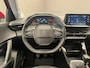 Peugeot 2008 1.2 PureTech Blue Lease Active Trekhaak | Camera | All-Season Banden | Parkeersensoren Achter | Cruise | Stoelverwarming | Carplay | Achteruitrijcamera | Cruise control | DAB ontvanger