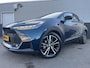 Toyota C-HR / C-HR+ 1.8 Hybrid 140 Executive Auto vol luxe met zeer lage KM stand! Dodehoekdetectie, camera, cruise control, stoelverwarming, NL-auto, automaat!