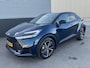 Toyota C-HR / C-HR+ 1.8 Hybrid 140 Executive Auto vol luxe met zeer lage KM stand! Dodehoekdetectie, camera, cruise control, stoelverwarming, NL-auto, automaat!