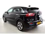 Kia Niro EV e-Niro ExecutiveLine 64 kWh Leder privacyglas, keyless entry, stoelverw en vent, climat contr, JBL installatie, elec verstelbare stoel met geheugen, line ass, Trc, stuurverw, add cruise contr, inhaaldet