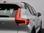 Volvo XC40 T4 211PK Recharge R-Design / 20" / Adaptieve Full Led / Voorruitverwarming / Harman Kardon / Stuur + Stoelverwarming / Keyless / Elektrische Achterklep /