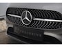 Mercedes-Benz A-klasse 180 AMG Night Pakket Automaat Panoramadak Sfeerverlichting Keyless Half Leder Full LED 18 inch Widescreen Navigatie Camera Stoelverwarming