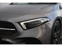 Mercedes-Benz A-klasse 180 AMG Night Pakket Automaat Panoramadak Sfeerverlichting Keyless Half Leder Full LED 18 inch Widescreen Navigatie Camera Stoelverwarming