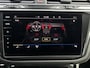 Volkswagen Tiguan 1.5 TSI R-Line Business+ | Pano | Adap. Cruise Control | H&K Audio | Stuur Verwarming | Camera | Trekhaak | | Achteruitrijcamera | Cruise control adaptief met Stop&Go | Elektrisch glazen panorama-dak