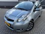 Toyota Yaris 1.3 VVTi Aspiration*VELGEN*TERKHAAK*NEW APK*AIRCO*ELKT-RAAM*NAP