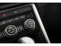 Volkswagen T-Roc 1.5 TSI 150pk 7-DSG Style Trekhaak | Camera | Adaptive Cruise | 17" | Climate Control