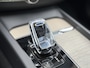 Volvo XC60 2.0 T8 Plug-in hybrid AWD Inscription | Trekhaak | Long Range | Google Maps navigatie | Harman Kardon audio | Trekhaak | Dealeronderhouden | Elektrische stoelverstelling | Stoel- en stuurverwarming | Adaptive cruise control | Navigatie | Apple Carplay / Android Auto | Lederen bekleding |