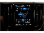 Volvo XC60 2.0 T6 AWD Recharge 293kW/399pk Aut8 Ultra Dark BOWERS&WILKINS + EL.TREKHAAK + PANORAMADAK + PILOT ASSIST + ADAPT.CRUISE + STOELMASSAGE + STOELVERWARMING&-VENTILATIE + CAMERA + BLIS + KEYLESS + HEAD-UP DISPLAY + PARKSENSOREN + 20" LM-VELGEN!!