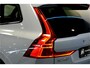 Volvo XC60 2.0 T6 AWD Recharge 293kW/399pk Aut8 Ultra Dark BOWERS&WILKINS + EL.TREKHAAK + PANORAMADAK + PILOT ASSIST + ADAPT.CRUISE + STOELMASSAGE + STOELVERWARMING&-VENTILATIE + CAMERA + BLIS + KEYLESS + HEAD-UP DISPLAY + PARKSENSOREN + 20" LM-VELGEN!!