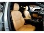 Volvo XC60 2.0 T6 AWD Recharge 293kW/399pk Aut8 Ultra Dark BOWERS&WILKINS + EL.TREKHAAK + PANORAMADAK + PILOT ASSIST + ADAPT.CRUISE + STOELMASSAGE + STOELVERWARMING&-VENTILATIE + CAMERA + BLIS + KEYLESS + HEAD-UP DISPLAY + PARKSENSOREN + 20" LM-VELGEN!!