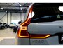 Volvo XC60 2.0 T6 AWD Recharge 293kW/399pk Aut8 Ultra Dark BOWERS&WILKINS + EL.TREKHAAK + PANORAMADAK + PILOT ASSIST + ADAPT.CRUISE + STOELMASSAGE + STOELVERWARMING&-VENTILATIE + CAMERA + BLIS + KEYLESS + HEAD-UP DISPLAY + PARKSENSOREN + 20" LM-VELGEN!!