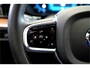 Volvo XC60 2.0 T6 AWD Recharge 293kW/399pk Aut8 Ultra Dark BOWERS&WILKINS + EL.TREKHAAK + PANORAMADAK + PILOT ASSIST + ADAPT.CRUISE + STOELMASSAGE + STOELVERWARMING&-VENTILATIE + CAMERA + BLIS + KEYLESS + HEAD-UP DISPLAY + PARKSENSOREN + 20" LM-VELGEN!!