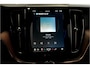 Volvo XC60 2.0 T6 AWD Recharge 293kW/399pk Aut8 Ultra Dark BOWERS&WILKINS + EL.TREKHAAK + PANORAMADAK + PILOT ASSIST + ADAPT.CRUISE + STOELMASSAGE + STOELVERWARMING&-VENTILATIE + CAMERA + BLIS + KEYLESS + HEAD-UP DISPLAY + PARKSENSOREN + 20" LM-VELGEN!!