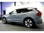 Volvo XC60 2.0 T6 AWD Recharge 293kW/399pk Aut8 Ultra Dark BOWERS&WILKINS + EL.TREKHAAK + PANORAMADAK + PILOT ASSIST + ADAPT.CRUISE + STOELMASSAGE + STOELVERWARMING&-VENTILATIE + CAMERA + BLIS + KEYLESS + HEAD-UP DISPLAY + PARKSENSOREN + 20" LM-VELGEN!!