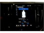 Volvo XC60 2.0 T6 AWD Recharge 293kW/399pk Aut8 Ultra Dark BOWERS&WILKINS + EL.TREKHAAK + PANORAMADAK + PILOT ASSIST + ADAPT.CRUISE + STOELMASSAGE + STOELVERWARMING&-VENTILATIE + CAMERA + BLIS + KEYLESS + HEAD-UP DISPLAY + PARKSENSOREN + 20" LM-VELGEN!!