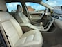 Volvo V70 2.5T Kinetic | LEder + Navi + Clima + Cruise nu €8.975,-!!