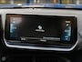 Peugeot e-2008 EV GT 50 kWh | SOH 91% | Panoramadak |Trekhaak | 360 Camera | ACC | Stoelverwarming | Sfeerverlichting | Navigatie | Apple CarPlay Android Auto | Keyless | 18" | Dealeronderhouden