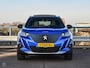 Peugeot e-2008 EV GT 50 kWh | SOH 91% | Panoramadak |Trekhaak | 360 Camera | ACC | Stoelverwarming | Sfeerverlichting | Navigatie | Apple CarPlay Android Auto | Keyless | 18" | Dealeronderhouden