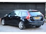Volvo V60 1.6 T3 Summum Xenon/Leer/Navigatie/Parkeersensor/Trekhaak afneembaar