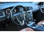 Volvo V60 1.6 T3 Summum Xenon/Leer/Navigatie/Parkeersensor/Trekhaak afneembaar