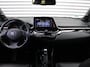 Toyota C-HR / C-HR+ 1.8 Hybrid Style | Trekhaak | Stuur-/stoelverwarming | Leer | LED | Cruise adapt. | Camera | Dodehoek detectie | 18" LM | JBL audio | Clima | Navi |
