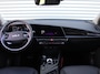 Kia Niro EV DynamicLine 64.8 kWh | Trekhaak | Clima | Camera | Cruise adapt. | Apple Carplay/Android Auto | Navi | 17" LM |