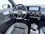 Mercedes-Benz A-klasse 180 AMG Business Solution | Sfeerverlichting | Panorama - Schuifdak | Memory Seats | Multibeam LED Koplampen | Trekhaak | Augmented Reality