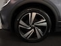 Volkswagen T-Roc Cabrio 1.5 TSI R-Line 150 pk Automaat (DSG) | Navigatie | Trekhaak (afneembaar) | Parkeersensoren (Park assist) | Achteruitrijcamera | Windscherm | Stoel/stuur verwarming | R-Line |