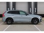 Volvo XC60 T6 Plug-in hybrid AWD Plus Black Edition | Panoramadak | 360 graden camera | Google Maps navigatie | Verwarmbaar stuurwiel | Verwarmbare voorstoelen | Adaptieve Cruise Control | Harman Kardon Audio | 21-Inch lichtmetalen velgen | Elektrisch bedienbare voorstoelen + geheugenfunctie