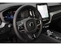Volvo XC60 T6 Plug-in hybrid AWD Plus Black Edition | Panoramadak | 360 graden camera | Google Maps navigatie | Verwarmbaar stuurwiel | Verwarmbare voorstoelen | Adaptieve Cruise Control | Harman Kardon Audio | 21-Inch lichtmetalen velgen | Elektrisch bedienbare voorstoelen + geheugenfunctie