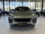 Porsche Cayenne 3.0 E-Hybrid FOTO REP. VOLGT|SPORT DESIGN|SPORT CHRONO|PANO-DAK|360 CAMERA|LUCHTVERING|TREKHAAK|DOLOMIETZILVER|MATRIX LED|ADAPT. CRUISE|SPORTSTOELEN