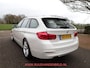 BMW 3-Serie Touring 320i High-Exe / NAVI / 18'' / SPORTLEER / BLUETOOTH / VOORSTOELEN VERWARMD