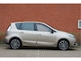 Renault Scenic 1.2 TCe 131pk Bose | NL-auto | 5 deuren | Climate control | Cruise control | Navigatie | Parkeersensoren | Elektrische ramen | Half lederen bekleding |