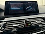 BMW 5-Serie 530e High Exe M-Sport Pano Head up HK Stoelventilatie 360 Camera Shadow line