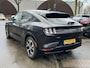 Ford Mustang Mach-E AWD 75 kWh SOH 95% |14.000KM!! VAN € 34.900,- VOOR € 31.877,- UW LENTEVOORDEEL € 3.023,-!| ORIG. NL NAP| EERSTE EIGENAAR| ELEKTRISCHE ACHTERKLEP| B&O| 360 CAMERA| STOEL + STUURVERWARMING| PANO