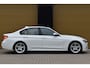 BMW 3-Serie 320i Executive * M-Sportpakket * M-Sportremsysteem * Trekhaak * Stuurwiel verwarmd *