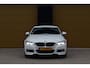 BMW 3-Serie 320i Executive * M-Sportpakket * M-Sportremsysteem * Trekhaak * Stuurwiel verwarmd *