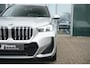 BMW X1 sDrive18i M Sportpakket | Panoramadak | Driving Assistant Plus | Elektrische Trekhaak | Elektrische Stoelen | Hifi-system Harman/kardon | Premium pack | 19 inch lichtmetalen M wielen |