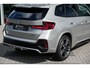 BMW X1 sDrive18i M Sportpakket | Panoramadak | Driving Assistant Plus | Elektrische Trekhaak | Elektrische Stoelen | Hifi-system Harman/kardon | Premium pack | 19 inch lichtmetalen M wielen |