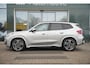 BMW X1 sDrive18i M Sportpakket | Panoramadak | Driving Assistant Plus | Elektrische Trekhaak | Elektrische Stoelen | Hifi-system Harman/kardon | Premium pack | 19 inch lichtmetalen M wielen |