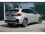 BMW X1 sDrive18i M Sportpakket | Panoramadak | Driving Assistant Plus | Elektrische Trekhaak | Elektrische Stoelen | Hifi-system Harman/kardon | Premium pack | 19 inch lichtmetalen M wielen |