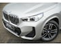 BMW X1 sDrive18i M Sportpakket | Panoramadak | Driving Assistant Plus | Elektrische Trekhaak | Elektrische Stoelen | Hifi-system Harman/kardon | Premium pack | 19 inch lichtmetalen M wielen |