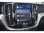 Volvo XC60 T6 Hybride AWD Plus Dark LONG RANGE | Panoramadak | Stoel + Stuur Verwarmd | Camera | Apple CarPlay |